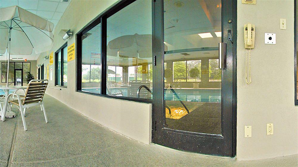 Hotel Radisson Airport 3*