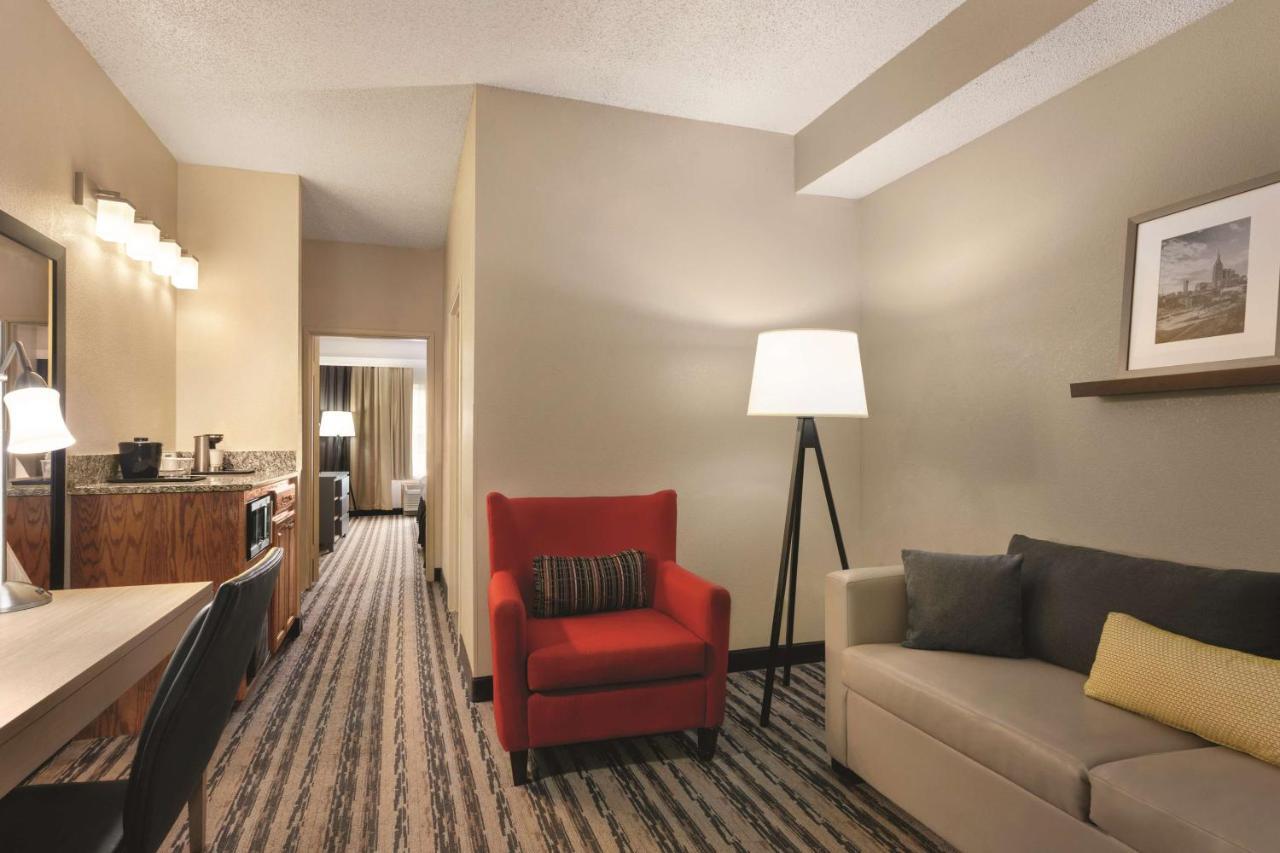 Hotel Country & By Radisson, Airport East, Tn Nashville