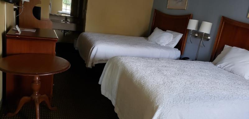 Vista And Airport East Motel