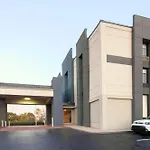 Holiday Inn Express & Suites Nashville-I-40 & I-24