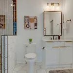 Luxury Downtown Nash/roofdeck/11 Beds Holiday home *