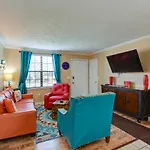 Charming Nashville Home Near Restaurants And Bars!