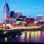 Heart Of Downtown/walk To Broadway & The Action/bars/music Venues/honky Tonks!