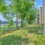 20Min Walk To Broadway, Nash Condo, 2Bd2Bth, Pool