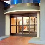 Holiday Inn Express & Suites Nashville-I-40 & I-24