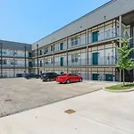 Trendy East Nashville Near Coffee Shops & Downtown