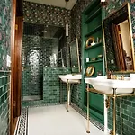 Holiday home Henrie House I Luxury 4br Downtown Historic Gem With Library & Patio
