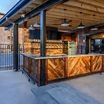 Holiday home One-of-a-kind! Roll Up Garage Door-pool, Speakeasy Nashville