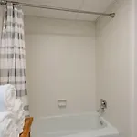 Holiday home To The Stars On Music Row With Pool And Free Parking
