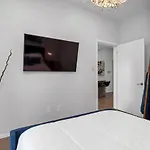 Unique With Pool, Patio, Parking Holiday home