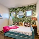 Vibrant Home With Deck, 2 Mi To Downtown Nashville!