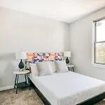 Two Cozysuites Spacious Music Row Apartment