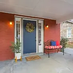 East Nash-Sleeps 10 Walk To Bars 8 Mins To Dt