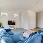 Sleek And Modern Nashville Home Walk To Marathon!