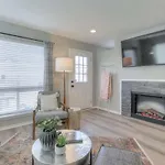 Walk To Broadway Riverfront With Pool Apartment