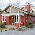 East Nash-Sleeps 10 Walk To Bars 8 Mins To Dt