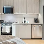 Contemporary City Living In Apartment Nashville