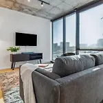 Apartment Contemporary City Living In Nashville