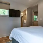 Holiday home Townhouse - Walk To Food, Near Downtown! *