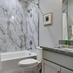 Townhouse - Walk To Food, Near Downtown! * Nashville
