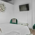 New In Nashville, Pool Gym Rooftop & Laundry 5 Min From Broadway Apartment *