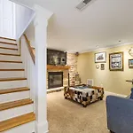 Holiday home Hillside Hot Tub Hideaway! King Bed / Fire Pit Nashville
