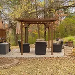 Holiday home Hillside Hot Tub Hideaway! King Bed / Fire Pit Nashville
