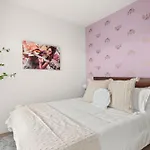 Hyve Apartment *