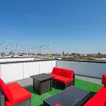 Luxury Townhome Skyline Views Mins To Dt Holiday home *