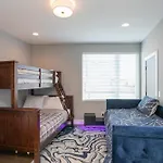 Luxury Townhome Skyline Views Mins To Dt *