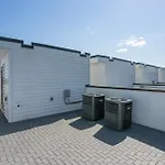 Holiday home Luxury Townhome Skyline Views Mins To Dt *