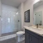 Halcyon - Odyssey - Heart Of Midtown Holiday home *