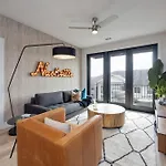 Tune - Odyssey - Mins To Broadway - Full Gym! Holiday home