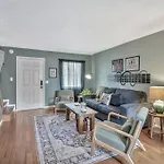 East Nash Local Dining Bars - Sleeps 6