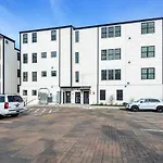 Modern Nations Condo - Walkable - 5 Mi Downtown