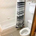 East Upstairs Apartment, One Queen Br, 2 Twin Br,1bath In Five Points, Close To Downtown * Nashville