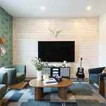 Outrider 1014 By Avantstay Private Balcony Minutes To Broadway Downtown