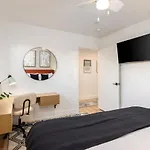 Apartment By Vanderbilt And Belmont, 3 Miles To Downtown & Free Parking