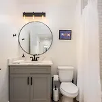 By Vanderbilt And Belmont, 3 Miles To Downtown & Free Parking Apartment Nashville
