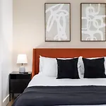 Apartment By Vanderbilt And Belmont, 3 Miles To Downtown & Free Parking *