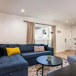 Apartment By Vanderbilt And Belmont, 3 Miles To Downtown & Free Parking