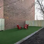 Apartment By Vanderbilt And Belmont, 3 Miles To Downtown & Free Parking *