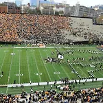 Luxury Condo With Huge Patio, Near Vanderbilt & Downtown