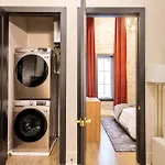 Union St Lofts - Salon - Day