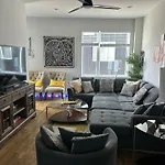 Luxury Townhome Skyline Views Mins To Dt Nashville