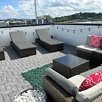 Luxury Townhome Skyline Views Mins To Dt * Nashville