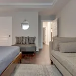 New Spacious 2 Miles From Downtown Holiday home