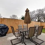 New Spacious 2 Miles From Downtown * Nashville