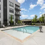 Tune - Odyssey - Mins To Broadway - Full Gym!