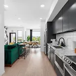 River View High-end With Private Patio And Free Parking Holiday home